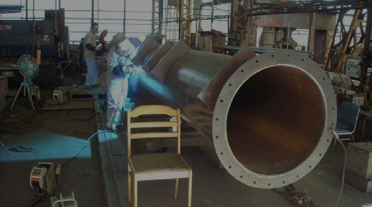 ダブルバリア円筒式浮標の施工風景