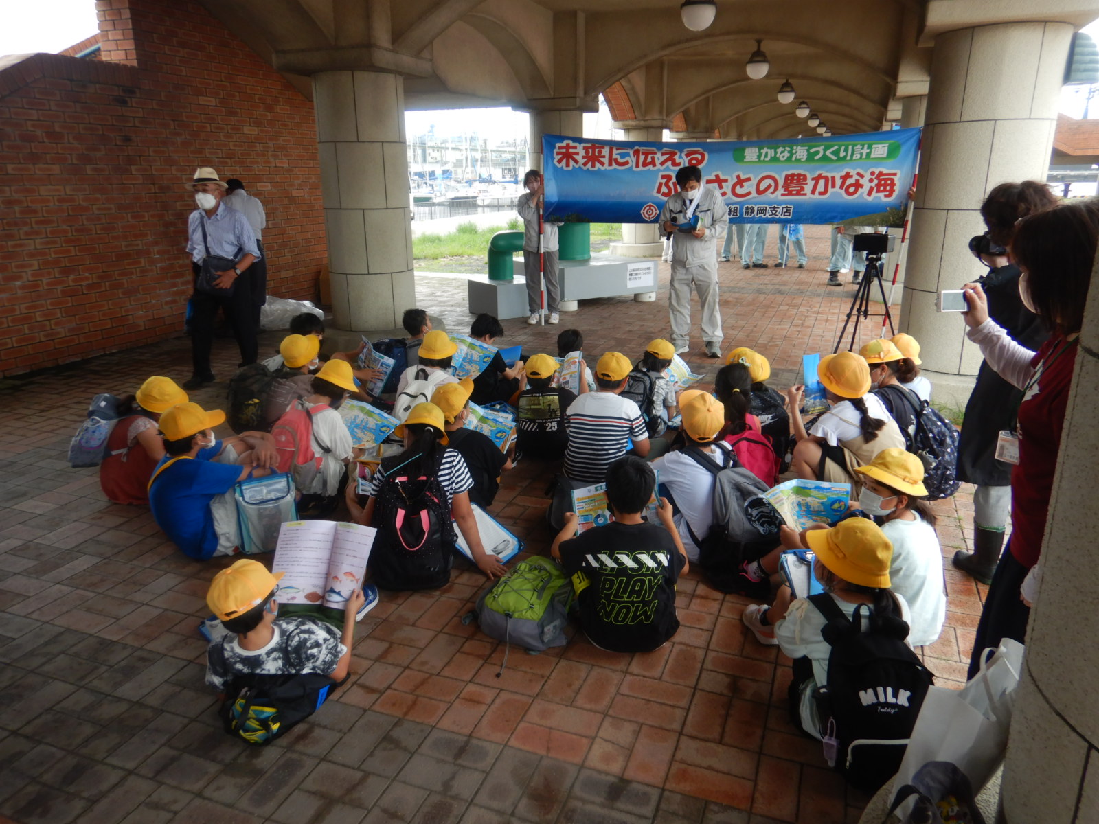 2022.7.12 マダイ稚魚2000匹 写真1